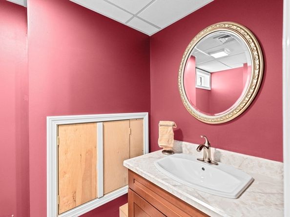 102 Saddleworth Way, Middleboro MA 02346