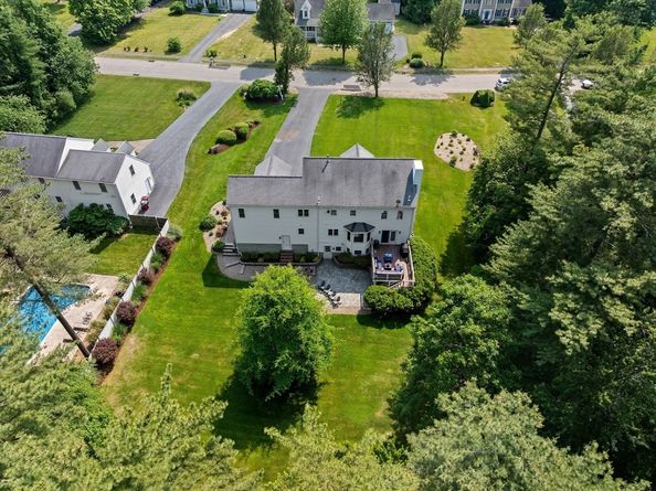 102 Saddleworth Way, Middleboro MA 02346