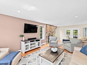 102 Saddleworth Way, Middleboro MA 02346