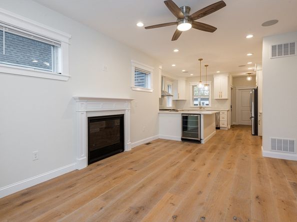 5 Woodside Street 51, Salem MA 01970