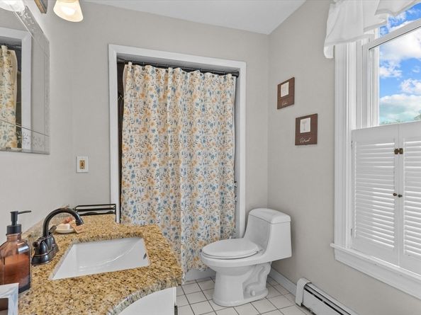 1084 Main St, Leominster MA 01453