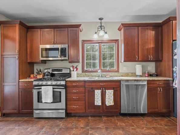1084 Main St, Leominster MA 01453