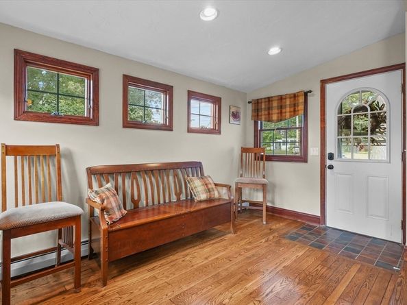 1084 Main St, Leominster MA 01453