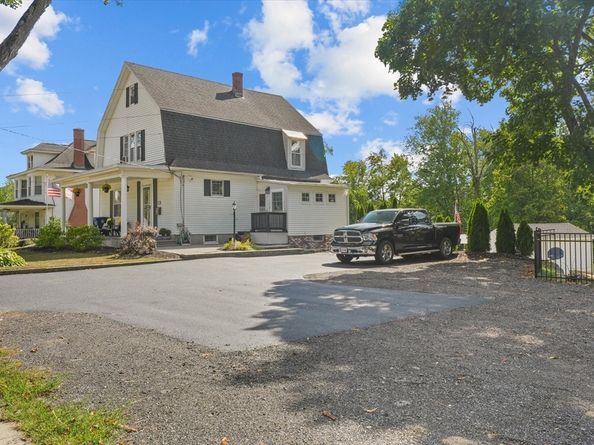 1084 Main St, Leominster MA 01453