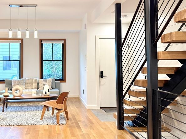 8 Lopez St 8, Cambridge MA 02139