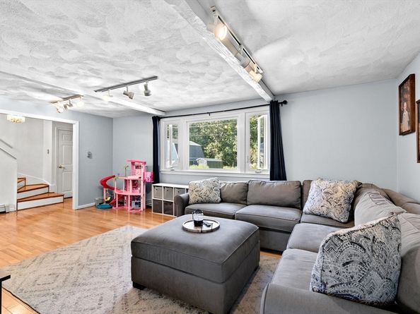 4 Market Street, Billerica MA 01821