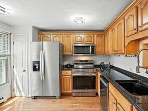 6 Fieldstone St 6, Upton MA 01568