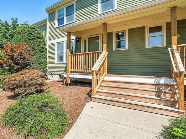 6 Fieldstone St 6, Upton MA 01568