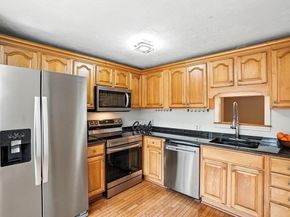 6 Fieldstone St 6, Upton MA 01568