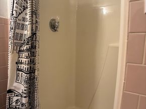 4 Rowe Ct 4, Boston MA 02131