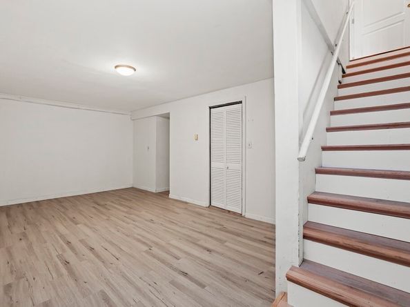 4 Rowe Ct 4, Boston MA 02131