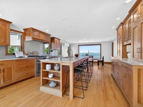57 Harborview Rd, Hull MA 02045