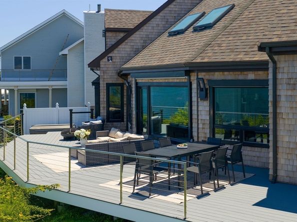 57 Harborview Rd, Hull MA 02045