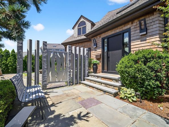 57 Harborview Rd, Hull MA 02045