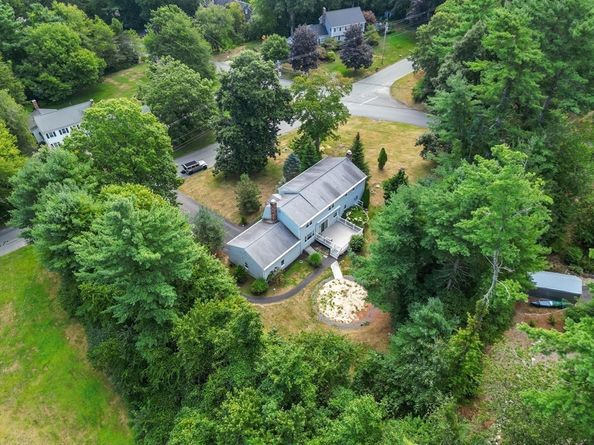 29 Old Powder House Road, Lakeville MA 02347