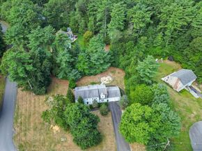 29 Old Powder House Road, Lakeville MA 02347