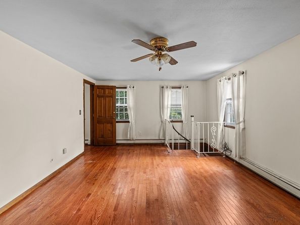 29 Old Powder House Road, Lakeville MA 02347