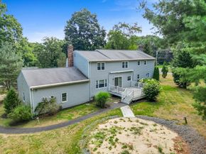 29 Old Powder House Road, Lakeville MA 02347