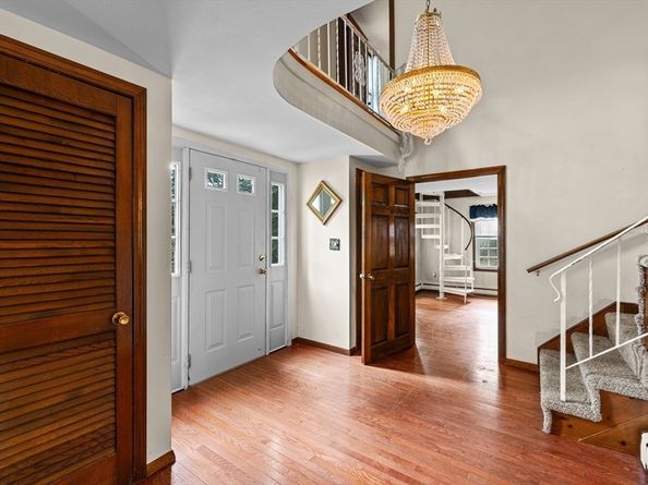 29 Old Powder House Road, Lakeville MA 02347