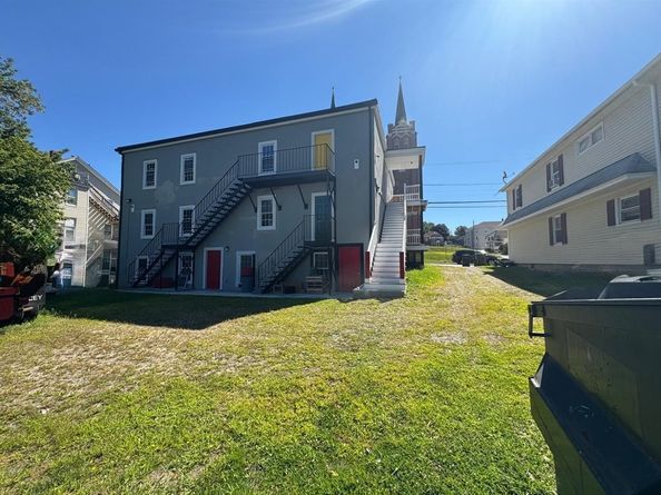 56 Whitcomb St, Webster MA 01570