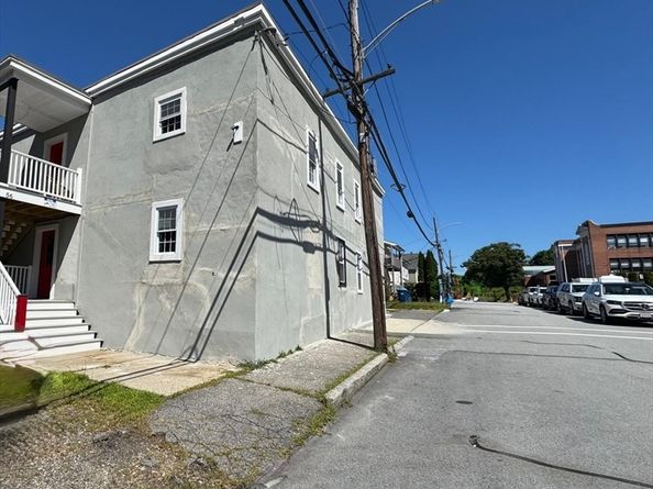 56 Whitcomb St, Webster MA 01570