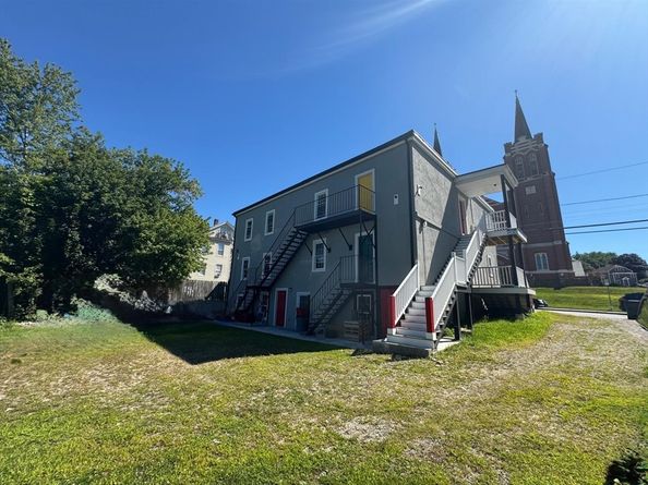 56 Whitcomb St, Webster MA 01570