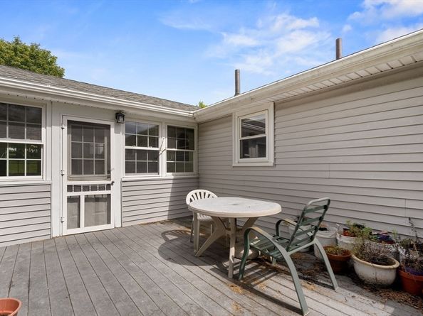 11 Rogers Cir, Braintree MA 02184