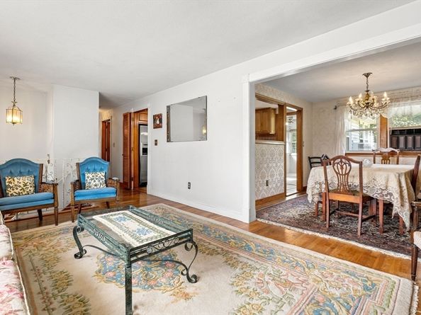 11 Rogers Cir, Braintree MA 02184