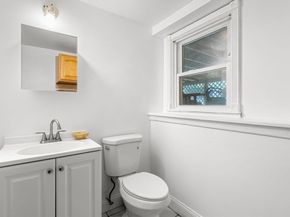11 Rogers Cir, Braintree MA 02184