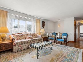 11 Rogers Cir, Braintree MA 02184