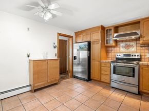 11 Rogers Cir, Braintree MA 02184