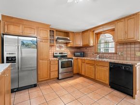 11 Rogers Cir, Braintree MA 02184