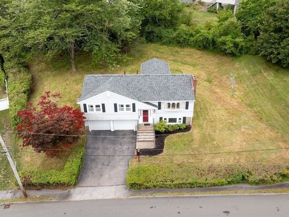 11 Rogers Cir, Braintree MA 02184