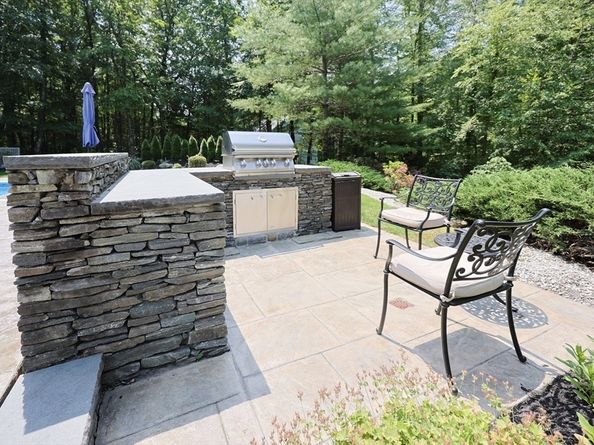 35 Woodstone Road, Northborough MA 01532
