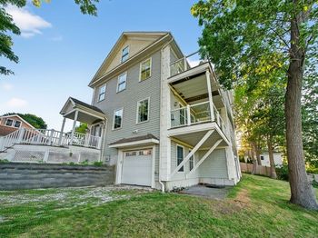 12 Quentin St