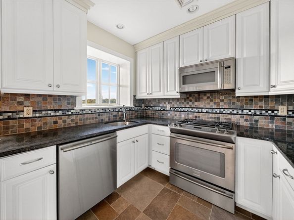 12 Quentin St, Quincy MA 02169