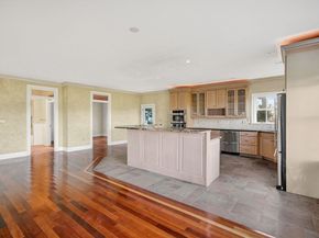 12 Quentin St, Quincy MA 02169
