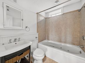 12 Quentin St, Quincy MA 02169