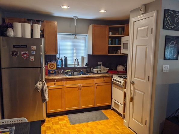 35 Homer Ave 7, Cambridge MA 02138