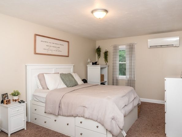 27 Doreen Way, Carver MA 02330