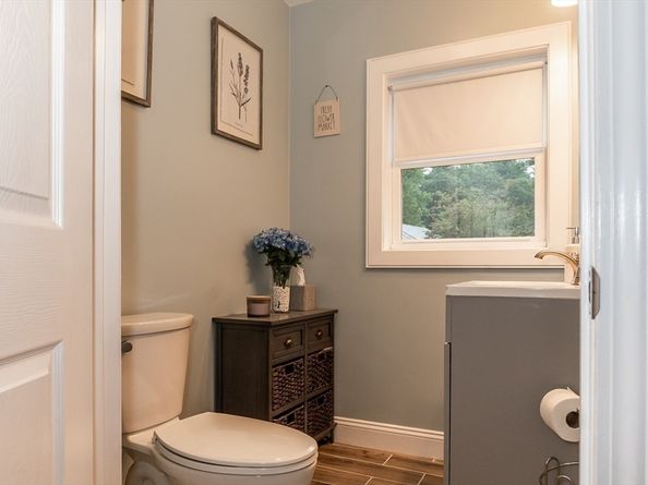 27 Doreen Way, Carver MA 02330