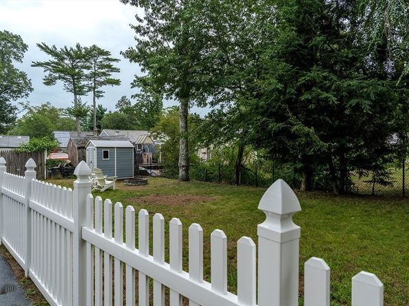 27 Doreen Way, Carver MA 02330