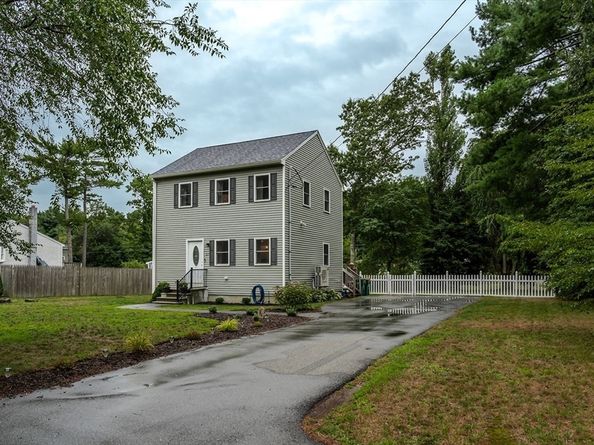 27 Doreen Way, Carver MA 02330