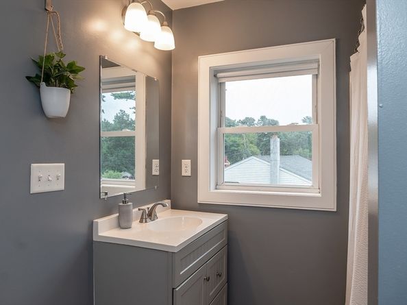 27 Doreen Way, Carver MA 02330