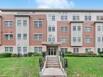 321 Hammond Pond Pkwy