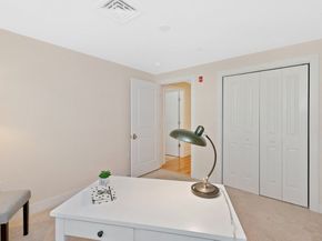 321 Hammond Pond Pkwy 106, Brookline MA 02467