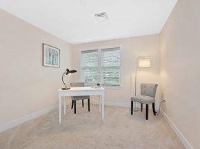 321 Hammond Pond Pkwy 106, Brookline MA 02467