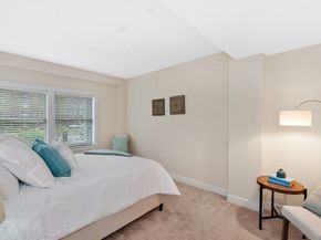 321 Hammond Pond Pkwy 106, Brookline MA 02467