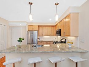 321 Hammond Pond Pkwy 106, Brookline MA 02467