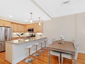 321 Hammond Pond Pkwy 106, Brookline MA 02467